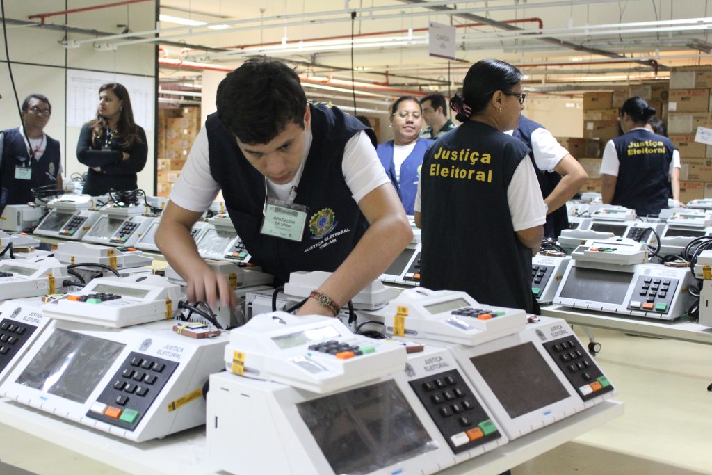 Primeira hora de votação no Amazonas registra falhas em 17 urnas eletrônicas