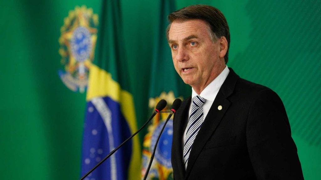 Presidente Bolsonaro é levado a hospital de SP com suspeita de obstrução intestinal