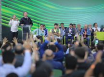 Em Manaus, Bolsonaro participa de encerramento da 1ª Consagração Pública de Pastores do Estado do Amazonas