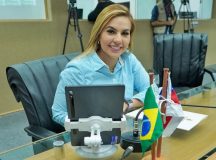Deputada Débora Menezes apresenta Projeto de Lei que proíbe a instalação de banheiro unissex em colégios é apresentado