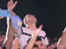 Louvor e adoração marcam a primeira noite do ‘#Sou Manaus Passo a Paço 2025’ com Fernandinho, Eli Soares e padre Alessandro Campos
