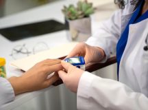 Falta de adesão a tratamentos ameaça pacientes com hipertensão e diabetes